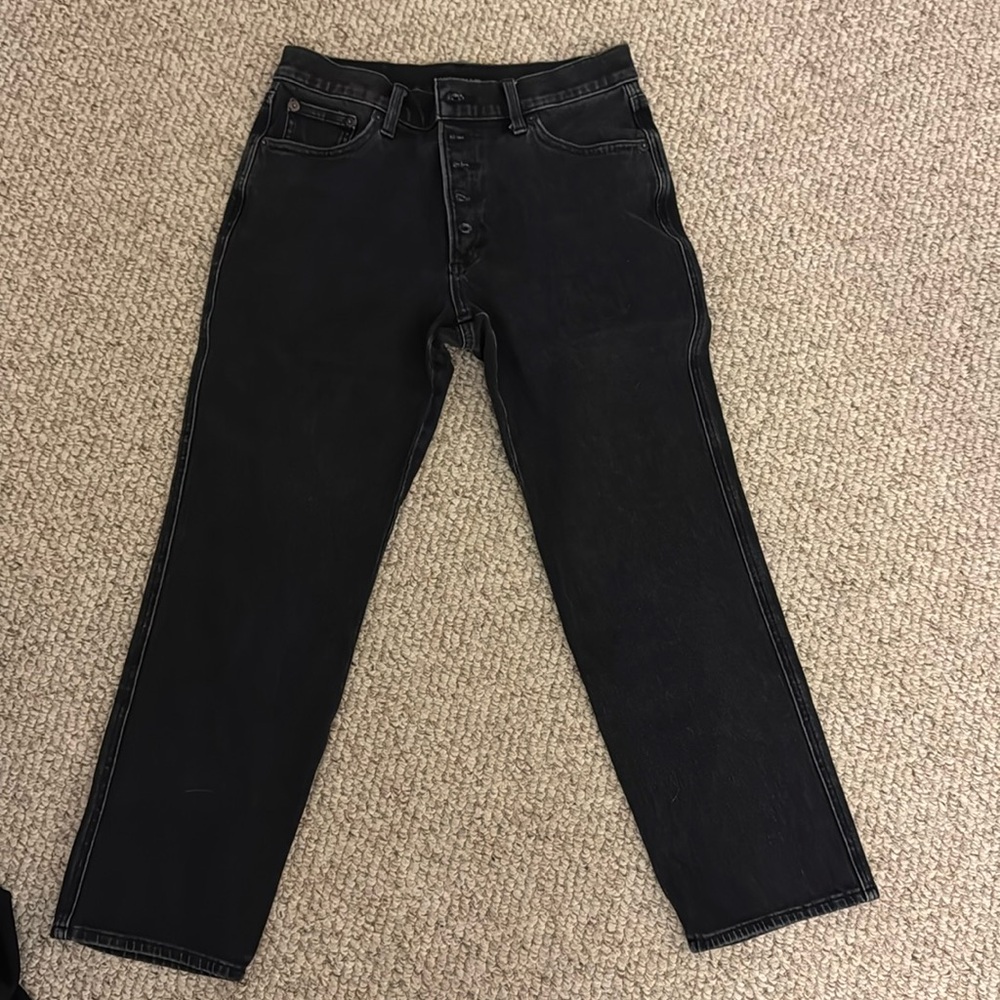 Lucky Jeans mid rise authentic straight. Size 6/28